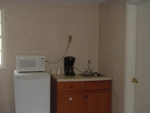 Fels Three Crown Motel image 2